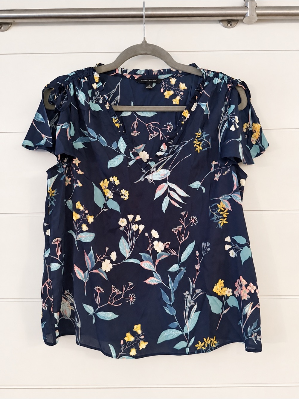 Banana Republic Navy Floral Cold-Shoulder V-Neck Blouse, Size S